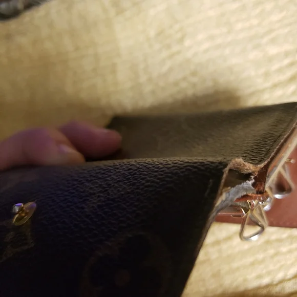 Louis Vuitton 6 Ring Key Wallet